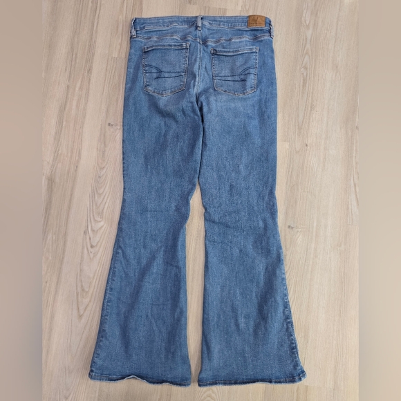 American Eagle Low Rise Flare Jeans Size 10 REG - Picture 5 of 6